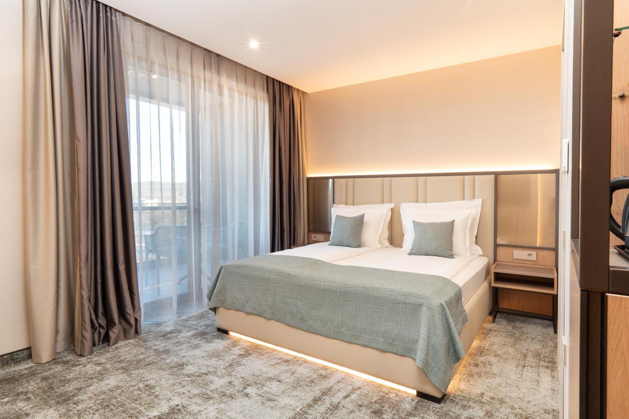 Atmosphere Balneo Hotel & Spa Павел-Баня Экстерьер фото
