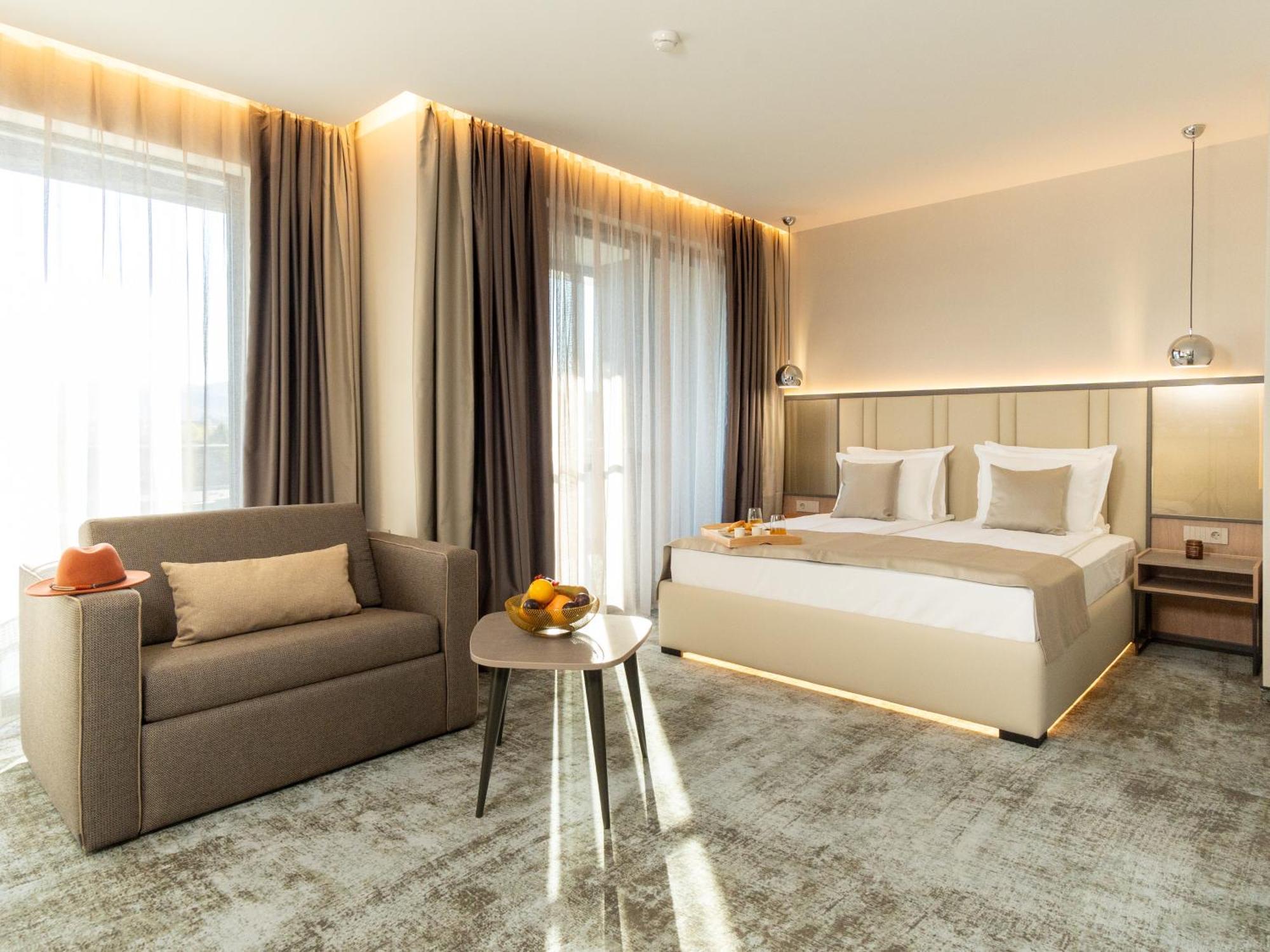 Atmosphere Balneo Hotel & Spa Павел-Баня Экстерьер фото